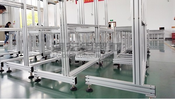 高純度鋁材集成定制方案，賦能光伏設(shè)備機(jī)架穩(wěn)定高效